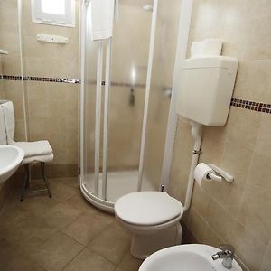 Camera standard con letto king size